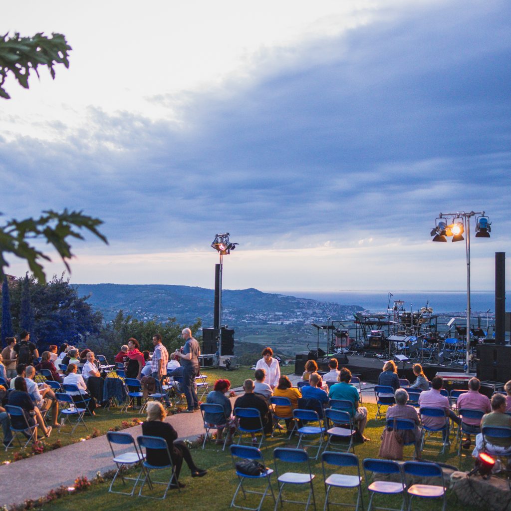 NASLOVNA MJ21 jakob buzan 1